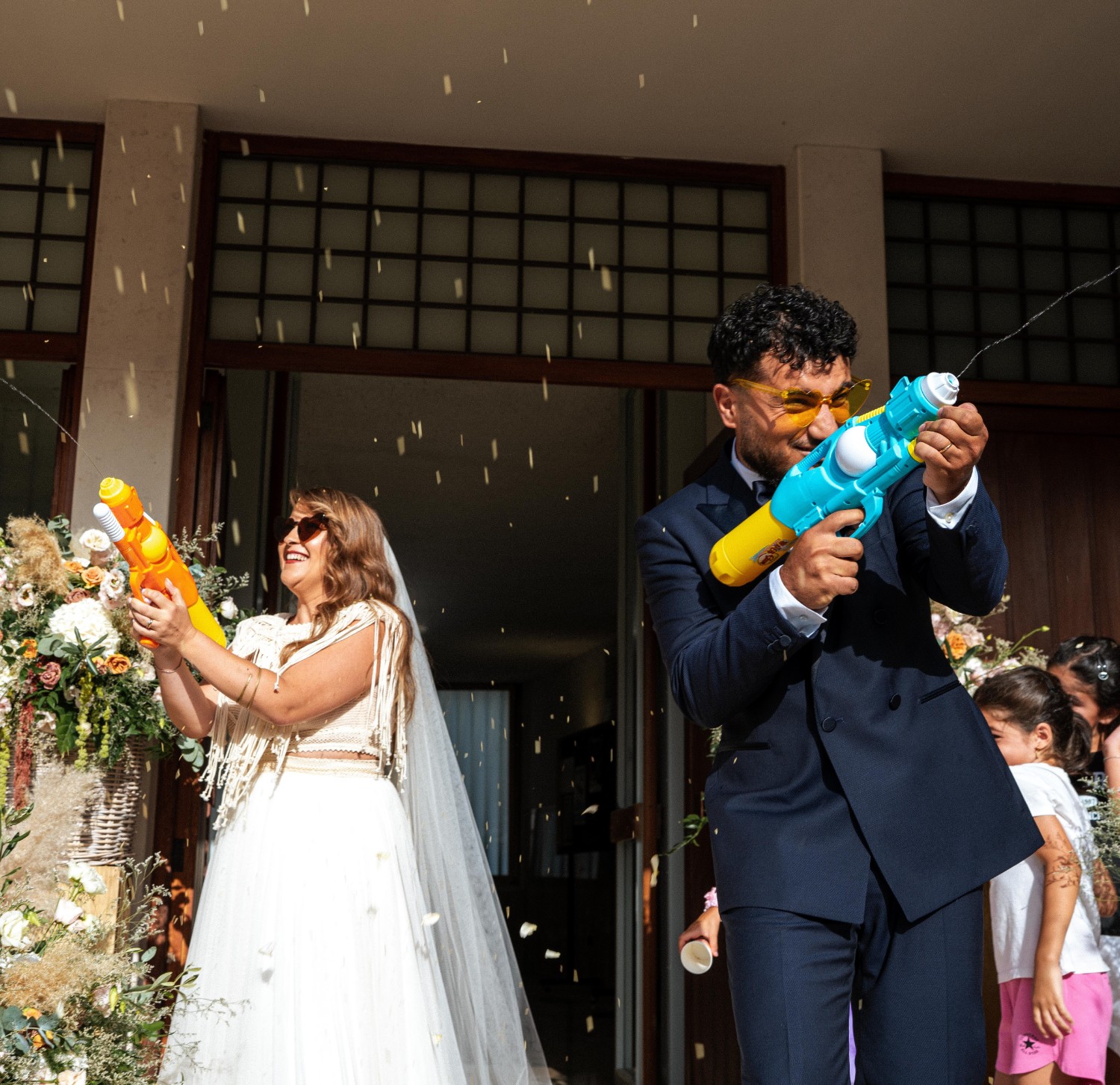 21-epic-couple-exit-water-pistols