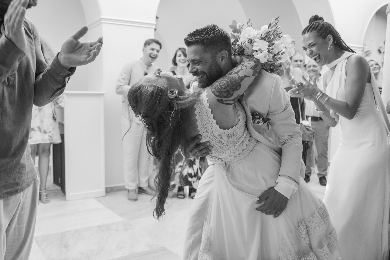 40-bride-and-groom-black-and-white-Wedding (672)