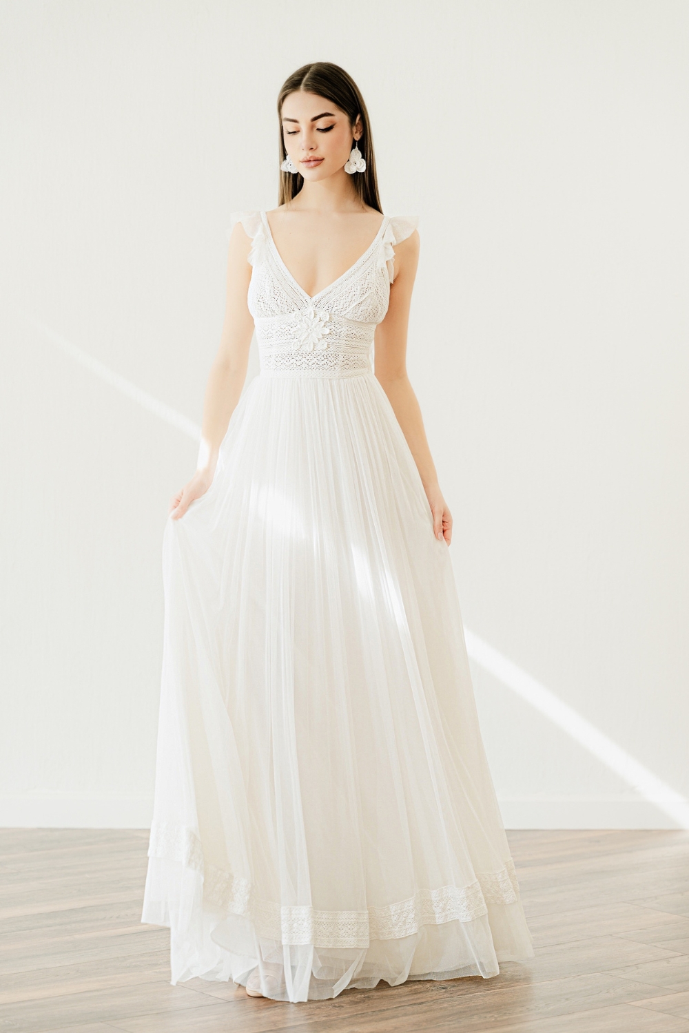 One of the best simple wedding dresses of the Zolotas house: 'Eva' by Atelier Zolotas